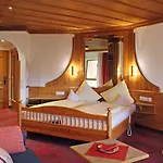 Am Haslinger Hof מלון 4*