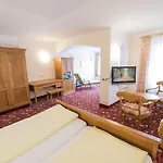 מלון Am Haslinger Hof 4*