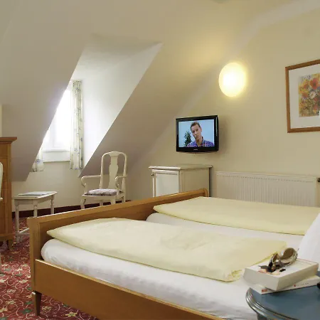Am Haslinger Hof מלון 4*